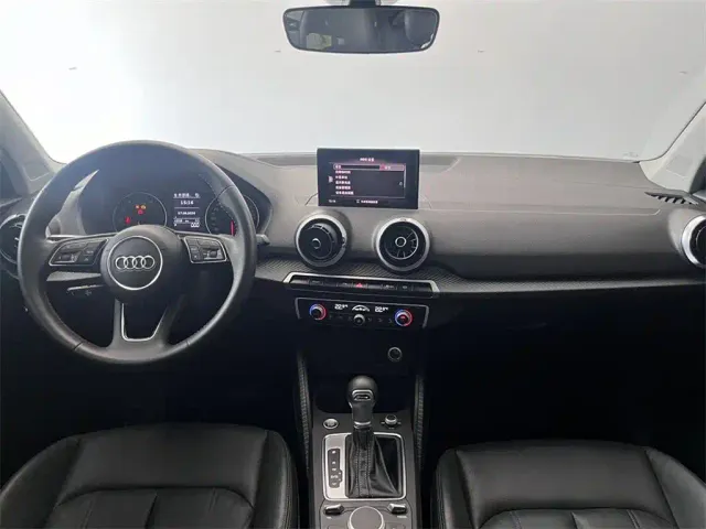 Audi Q2L — Фото автомобиля 6