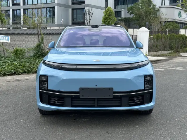 Li Auto L7 — Фото автомобиля 2