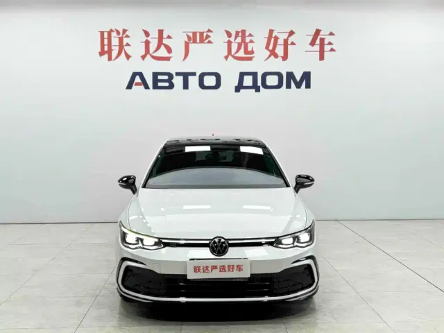 Volkswagen Golf — Фото автомобиля 2