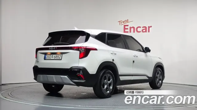 Kia Seltos Бензин 1.6 турбо 2WD — Фото автомобиля 2