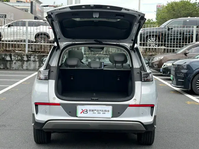 BYD Sealion 05 EV — Фото автомобиля 3