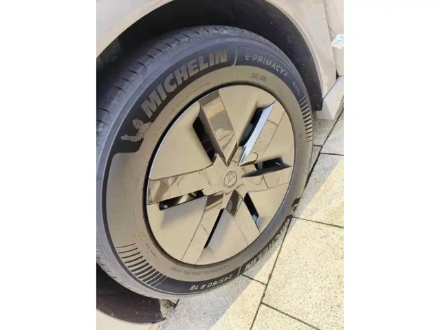 Li Auto MEGA — Фото автомобиля 7