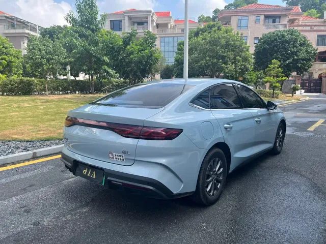BYD Qin L — Фото автомобиля 6
