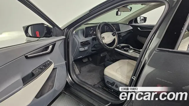 Kia EV6 — Фото автомобиля 16