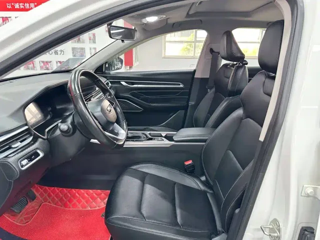 Geely Emgrand — Фото автомобиля 14
