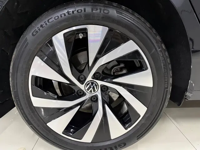 Volkswagen Passat — Фото автомобиля 14