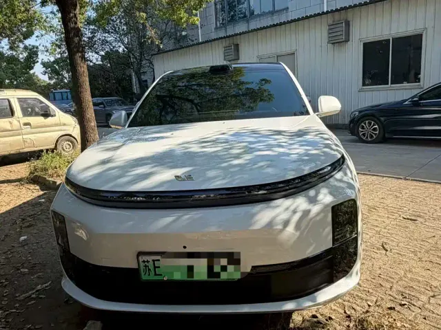 Фотография автомобиля — Li Auto L6