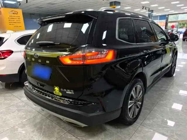 Ford Edge — Фото автомобиля 6