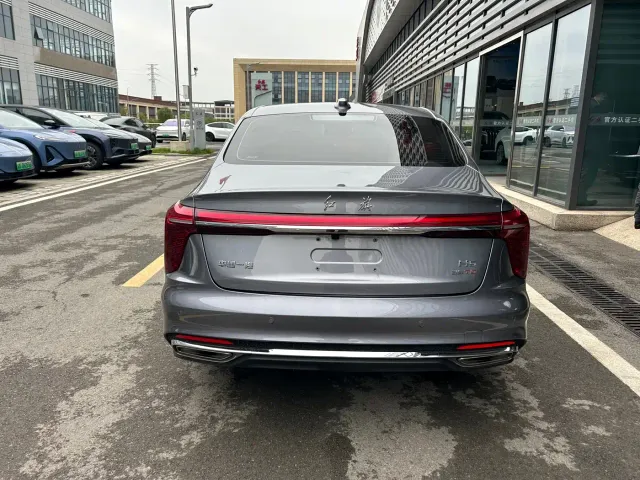 Hongqi H5 — Фото автомобиля 11
