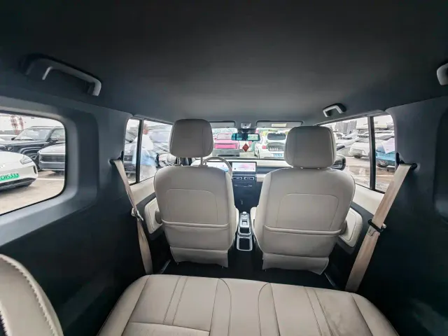 Baojun Yep — Фото автомобиля 12