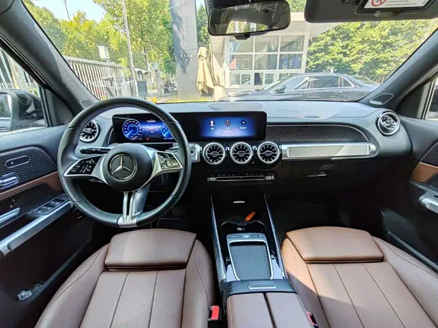Mercedes-Benz EQB — Фото автомобиля 15