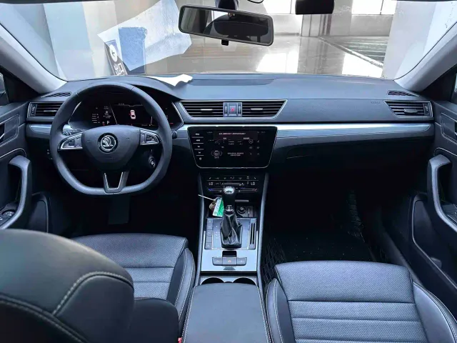 Skoda Superb — Фото автомобиля 15