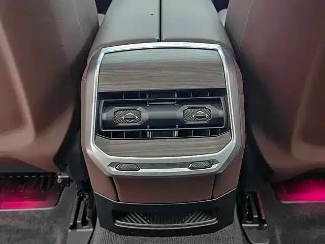 BMW 7 Series — Фото автомобиля 8