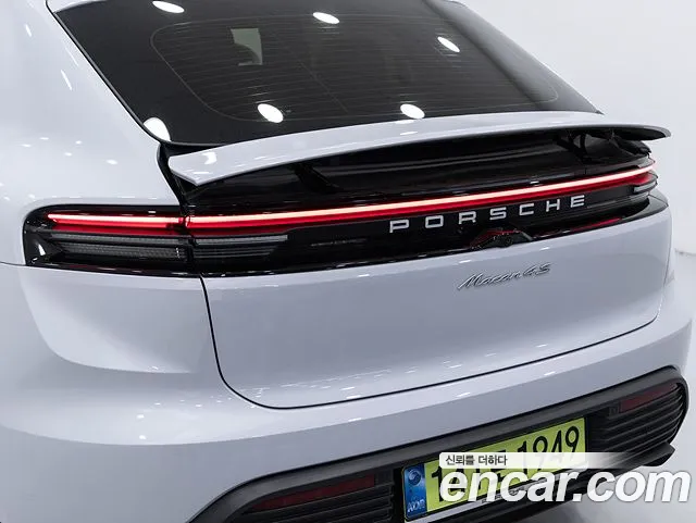 Porsche Macan — Фото автомобиля 12