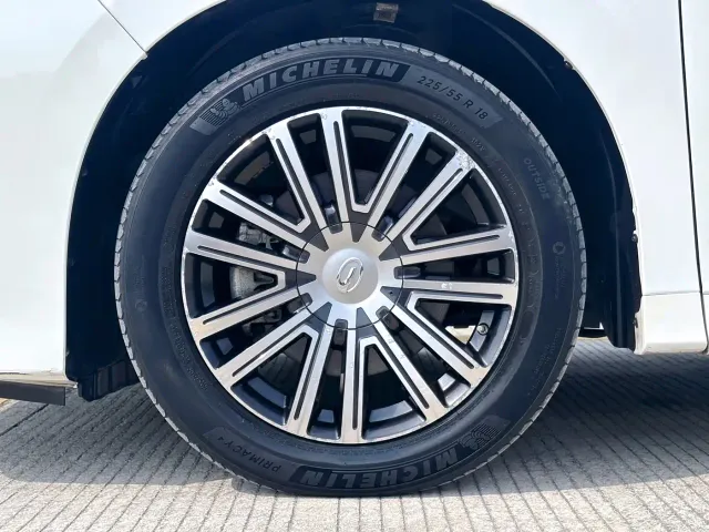 GAC Trumpchi M8 — Фото автомобиля 11