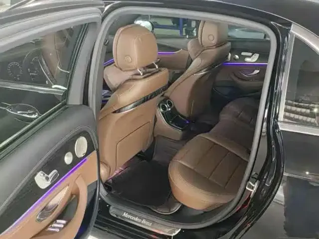 Mercedes-Benz E-Class — Фото автомобиля 8
