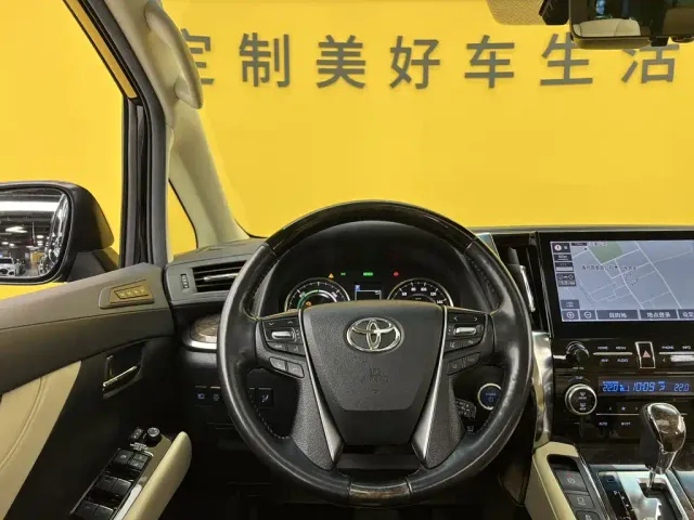 Toyota Vellfire — Фото автомобиля 30