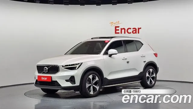 Фотография автомобиля — Volvo XC40