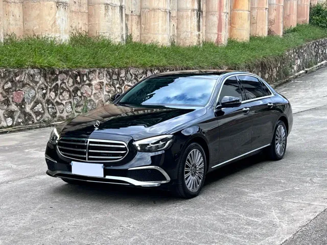 Фотография автомобиля — Mercedes-Benz E-Class