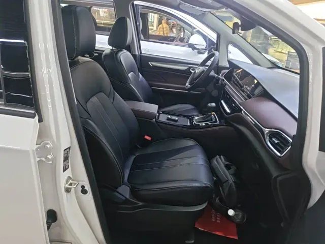 GAC Trumpchi M6 — Фото автомобиля 24