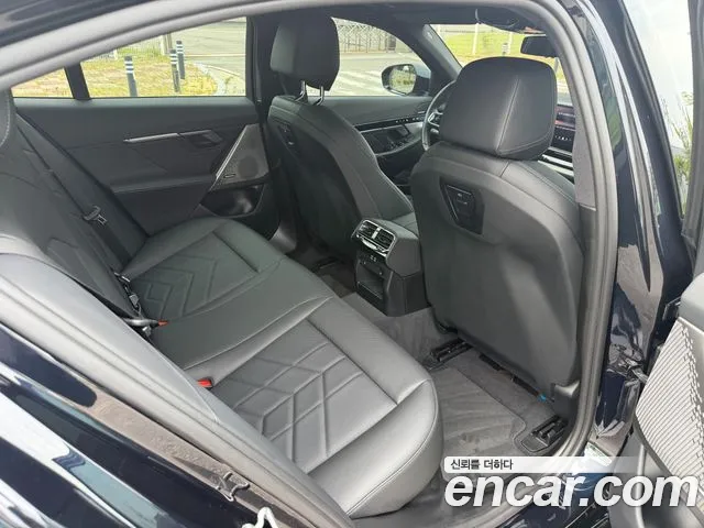 BMW 5-Series — Фото автомобиля 12