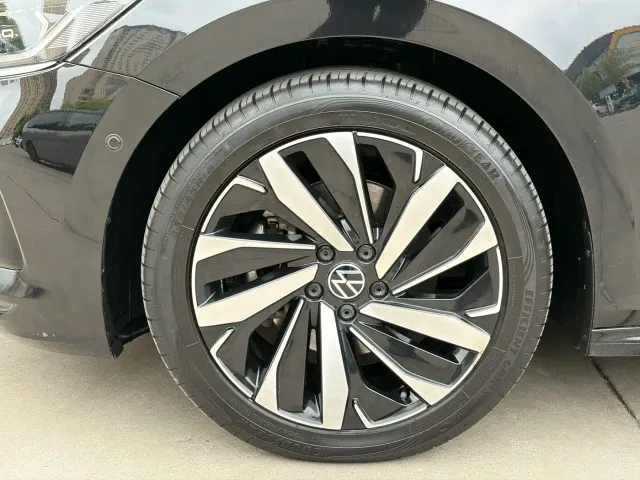Volkswagen Passat — Фото автомобиля 5