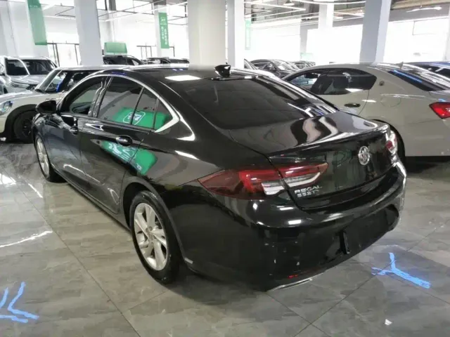 Buick Regal — Фото автомобиля 4