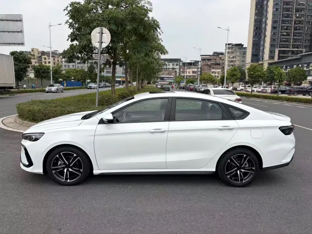 Geely Binrui — Фото автомобиля 4