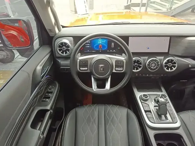 Tank Tank 300 2023 Off-Road Edition 2.0T Challenger — Фото автомобиля 10