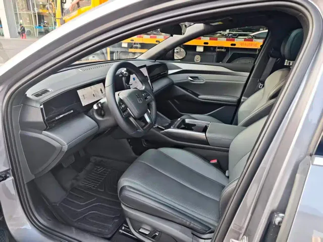 BYD Qin L — Фото автомобиля 11