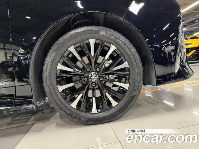 Toyota Alphard — Фото автомобиля 14