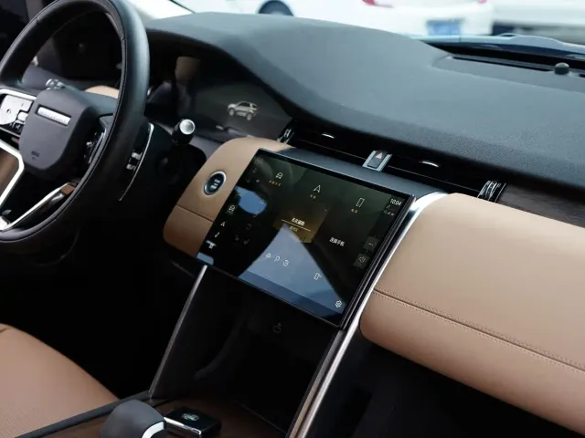 Land Rover Discovery Sport — Фото автомобиля 5