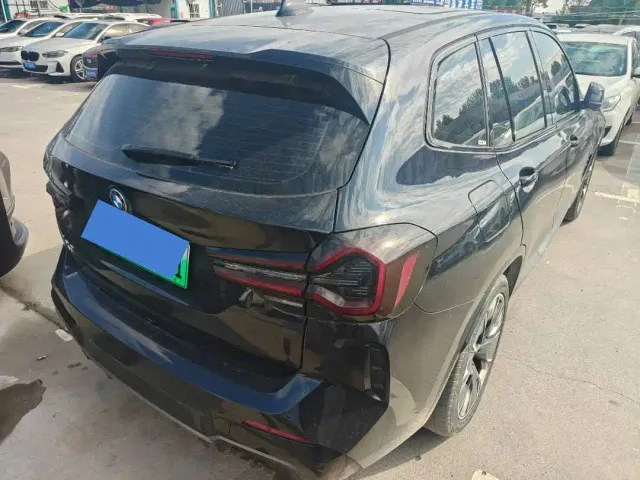 BMW iX3 — Фото автомобиля 5