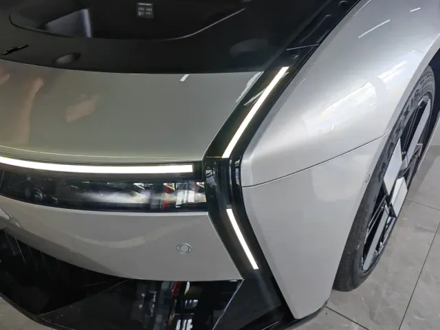 Xpeng P7 — Фото автомобиля 12
