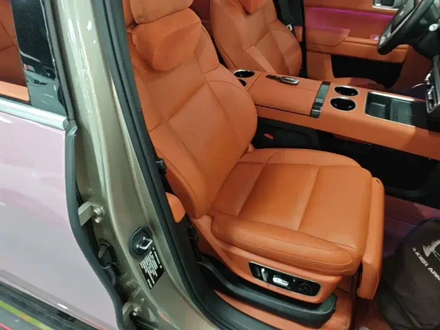 Li Auto L9 — Фото автомобиля 24