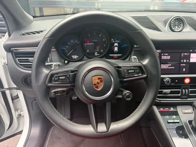 Porsche Macan — Фото автомобиля 7