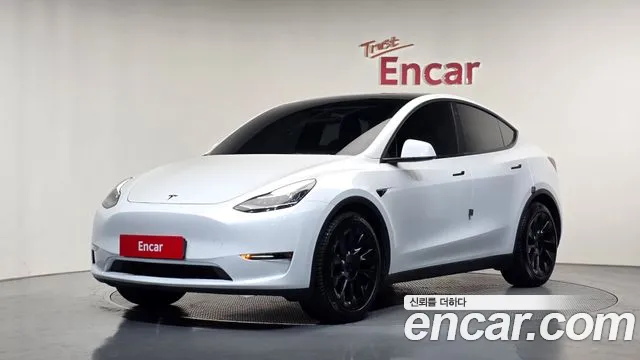Фотография автомобиля — Tesla Model Y