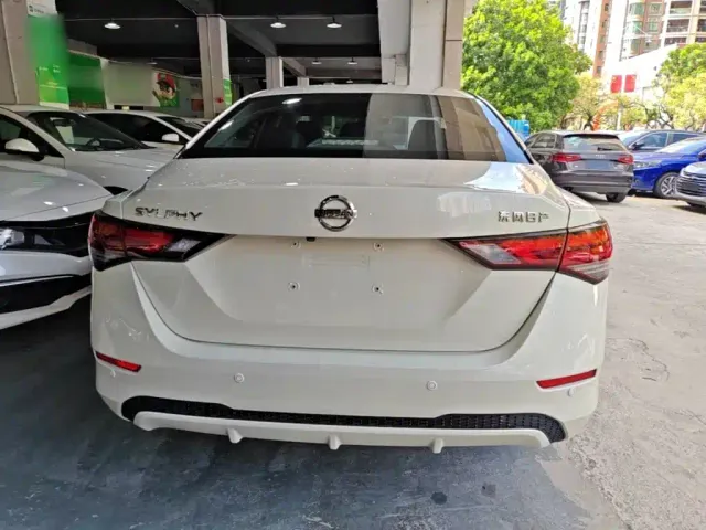 Nissan Sylphy — Фото автомобиля 5