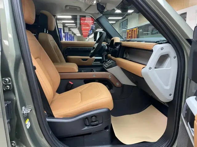 Land Rover Defender — Фото автомобиля 20