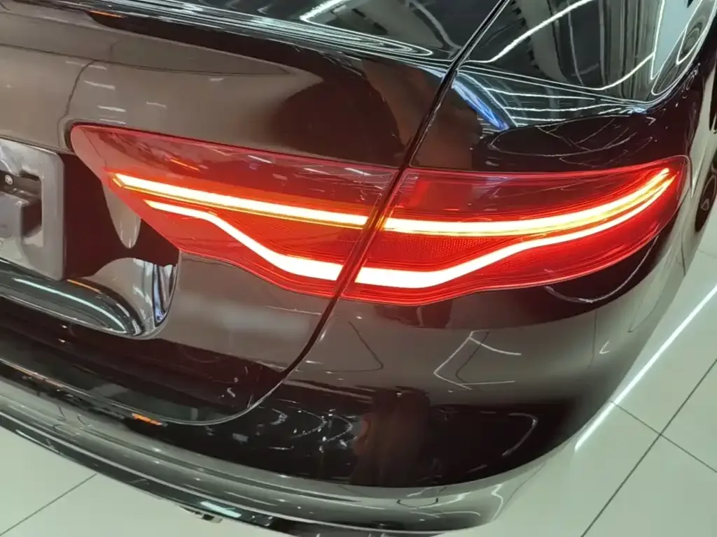 Jaguar Jaguar XEL 2023 2.0T 250PS R-DYNAMIC S Progressive Sport — Фото автомобиля 23