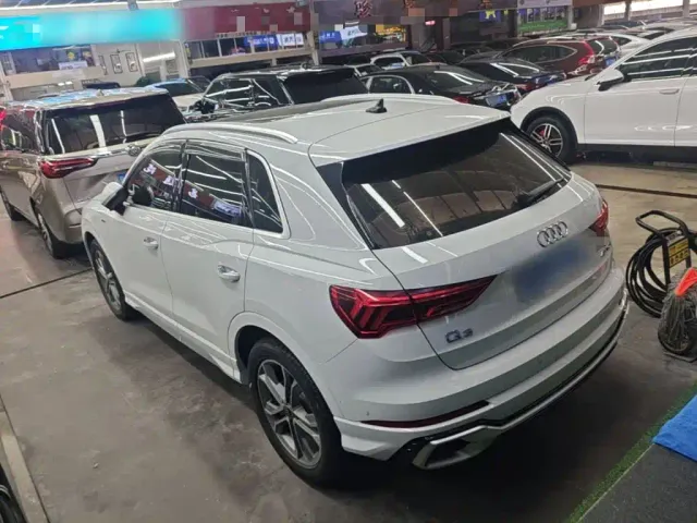 Audi Q3 — Фото автомобиля 4