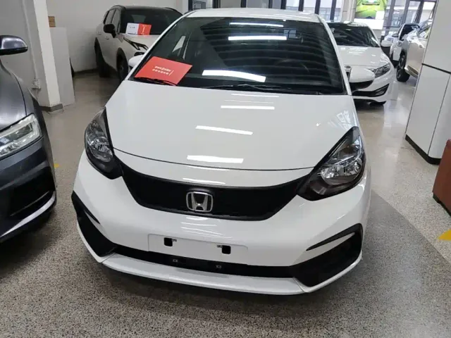 Honda Fit — Фото автомобиля 2