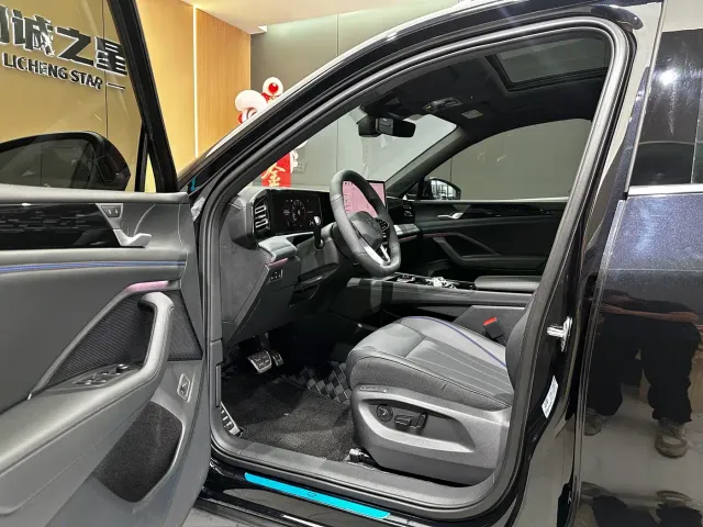 Volkswagen Tiguan L — Фото автомобиля 8