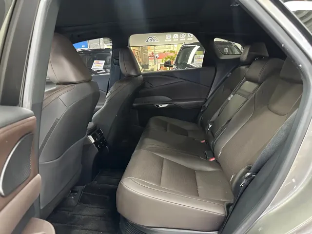 Lexus RX — Фото автомобиля 5