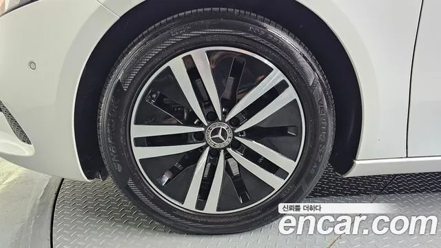 Mercedes-Benz A-Class W177 — Фото автомобиля 5