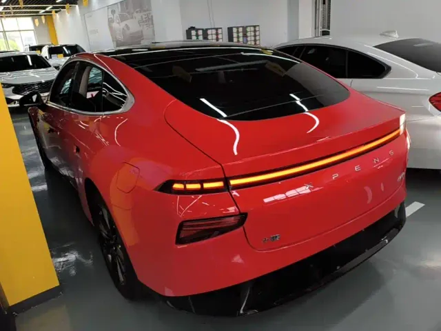 Xpeng P7 — Фото автомобиля 4