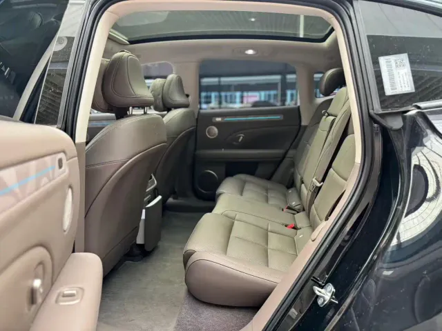 IM Motors LS6 — Фото автомобиля 5