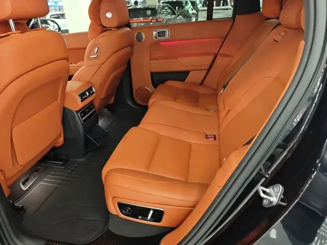 Li Auto L7 — Фото автомобиля 16