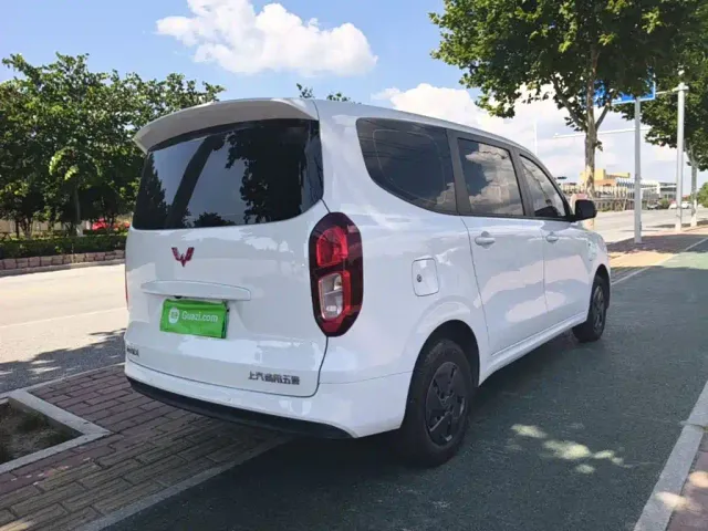 Wuling Hongguang — Фото автомобиля 4