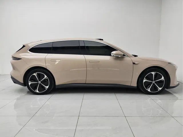 Nio ET5 Touring — Фото автомобиля 4